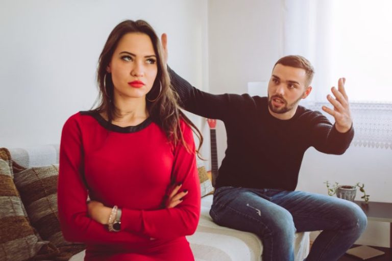 How to Protect Yourself from Female Narcissist Tactics