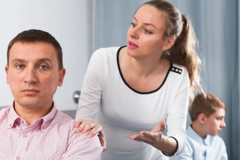 How To Deal With Female Covert Narcissist Triangulation
