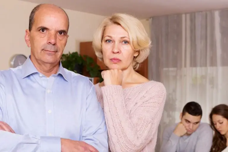 15 Top Signs Of A Narcissistic Grandparent (With Examples)