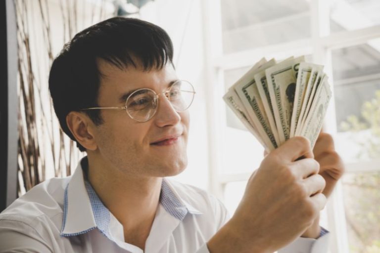 Narcissists and Money Hoarding: What’s The Obsession?