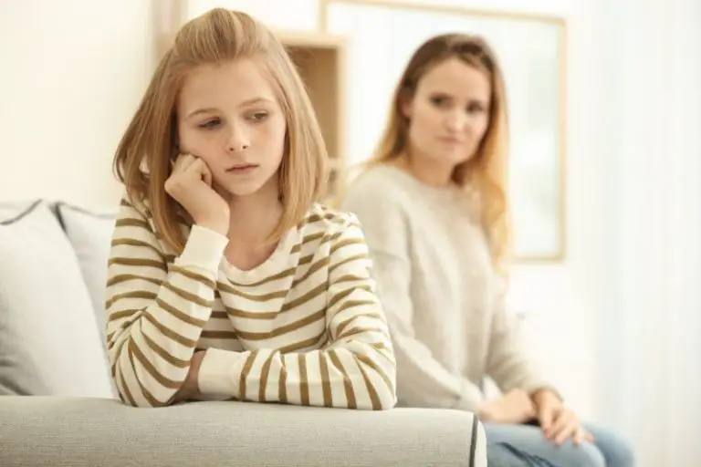 Do Daughters of Narcissistic Mothers Become Narcissists